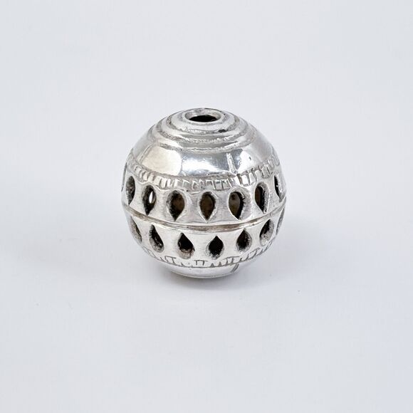 Vintage Sterling Silver 925 Handmade Hollow Filigree Bead Pendant - Picture 2 of 6